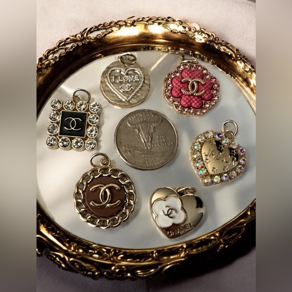 WINNERS CHOICE OF 1 Zipper Pull Pendants - Picture 13 of 16